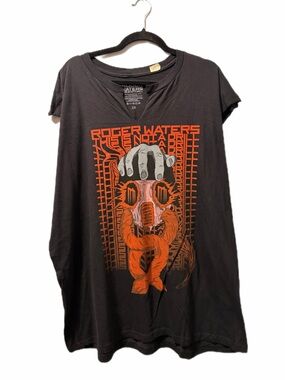 Roger Waters Graphic Band Tee  Black this is not a drill